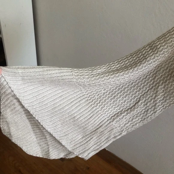 American Rag long sleeves nice design size Medium gray color - Picture 4 of 8